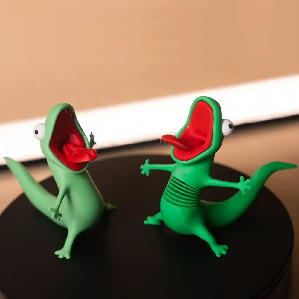 3D Printed Cute Lizard Tom Desktop Ornament Swinging Head Car Mini Decorative Anime Beaver Cute Lizard Cartoon Decor Gift