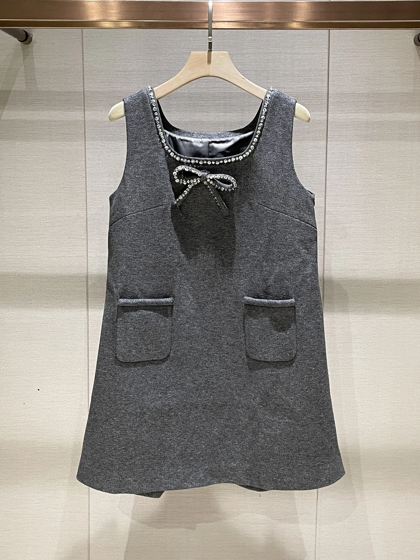 

Retro Sle ey Vest Dr with Knot And Diamond Embelliment Svel High Waist A-Line Skirt for Women