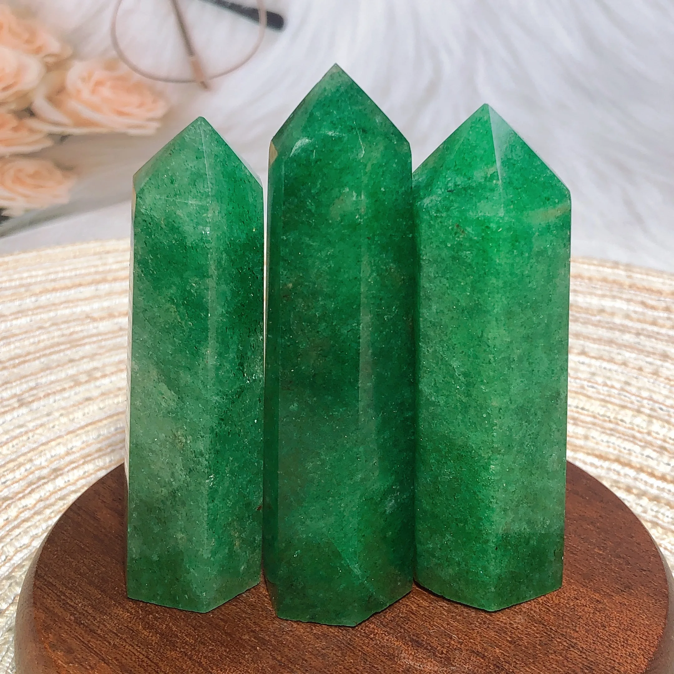 

Natura Crystals Green Strawberry Quartz Tower Flash Druzy Display Statue Garden Home Decoration Energy Torch Gift