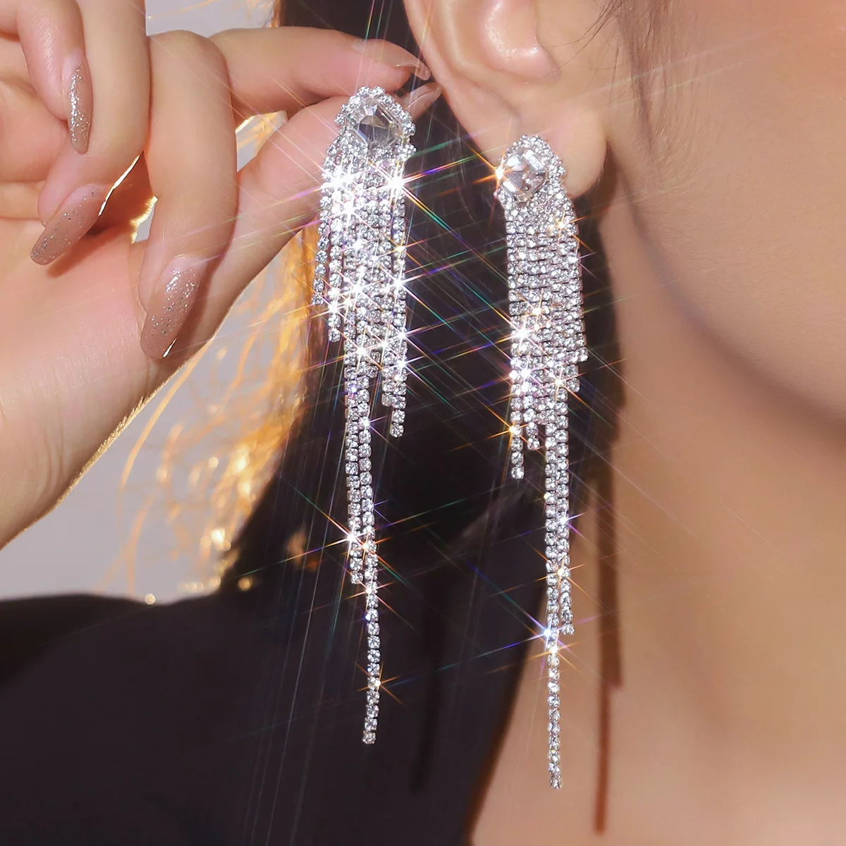 High-end luxury super flash rhinestone long fringed earrings for women, fashionable versatile stud earrings and ear accessories