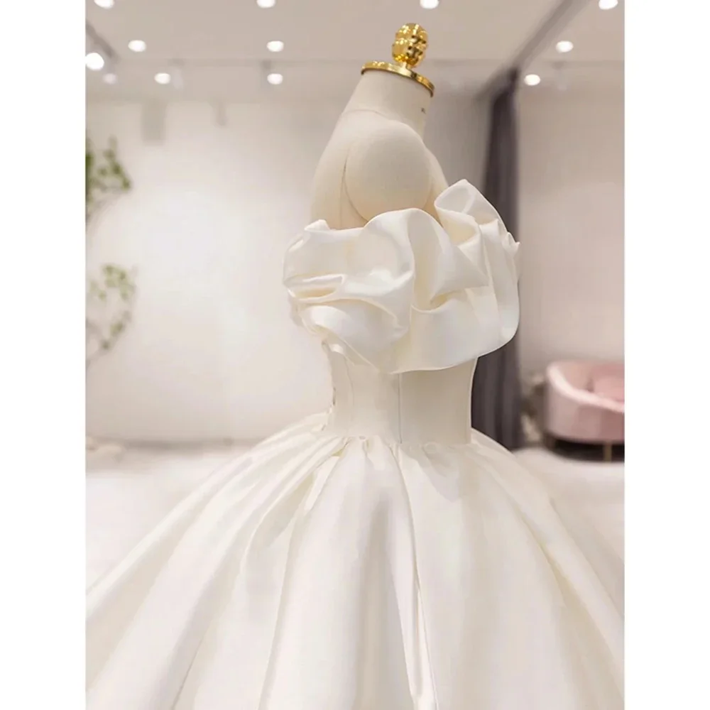 Light Master Satin Wedding Dress 2023 New Small Bride Senior Full Shoulder Train French Court Princess on The Run Noble Elegant