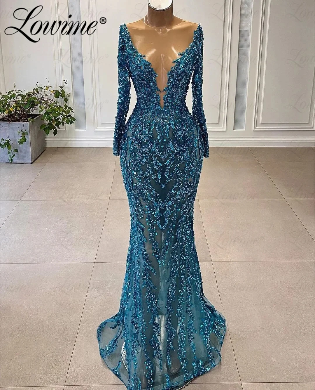 2023 Arabic Long Sleeves Party Dresses Beaded Pattern Fabric Sequins Mermaid Formal Evening Gowns Women Prom Dress Deep V Neck