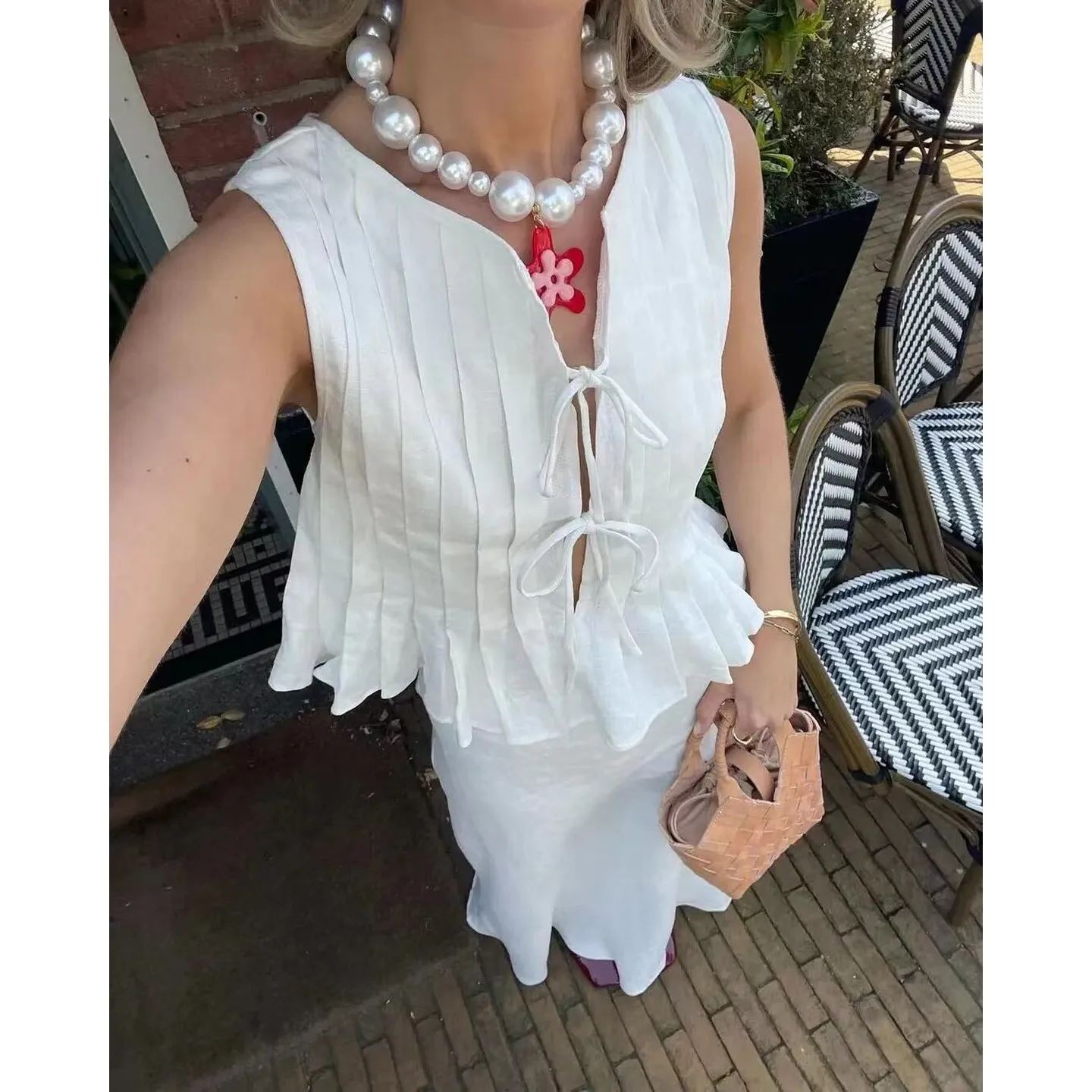 

Комплект из хлопково-льняного жилета и плиссированной юбки с завязками на талии для женщин: модный осенне-зимний наряд