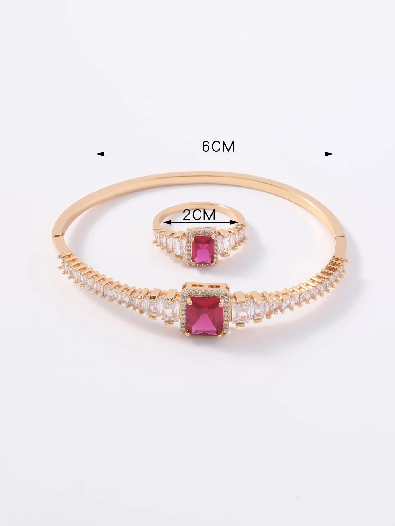 A set of women\'s new retro light luxury palace style high-grade sense of square zircon micro-inset zirconium bracelet ring set