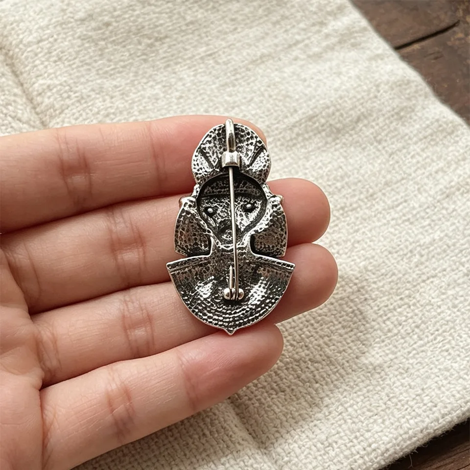 Medieval Halloween Bastet Cosplay Prop Brooch Lapel Pin Aged Finish Vintage Egyptian For Carnival Party Adult Unisex Gift view 4