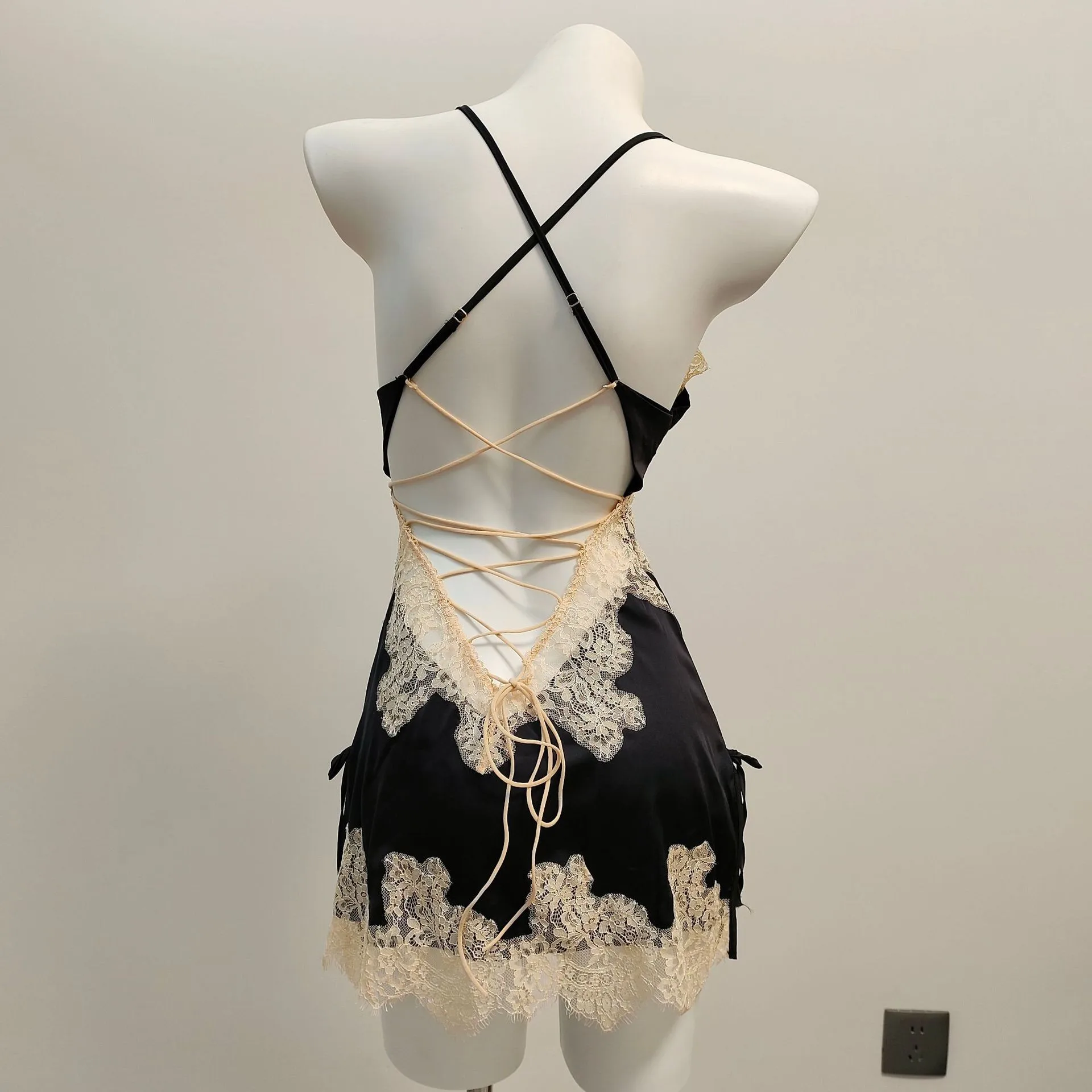 Sexy Pyjamas für Damen, Nachtwäsche, Eisseide, Spitze, schöner Rücken, Hosenträger, Pyjama, Nachtkleid, eleganter Riemen, süßes Nachthemd 2025,