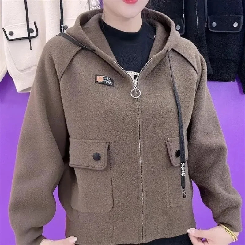 

Double Velvet Coat Women's New Mother's Jacket Autumn Winter 2025 Short Thick Hooded Outwear Western Style Outcoat Female Tops