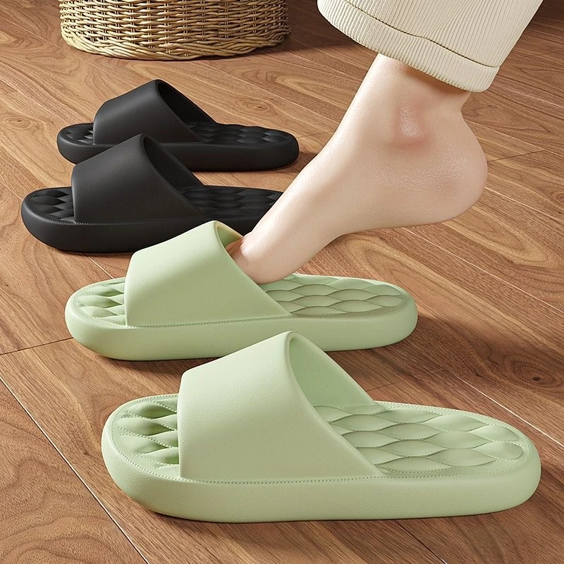 Chinelo feminino de verão em EVA macio, modelo chinelo masculino da moda para casa, sandálias adoráveis para casais, cores vibrantes, lançamento 2025, chinelos casuais de praia para adultos._voghion.com