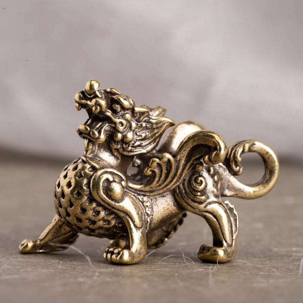 Antique Copper Chinese Mythical Beast Pixiu Miniature Figurines Ornaments Brass Lucky Animal Kirin Dragon Desktop Decorations