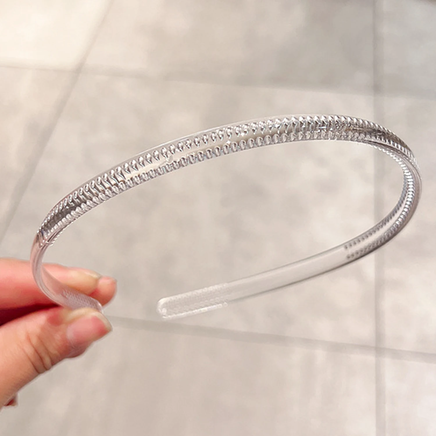 Fashion Stripe Toothed Hair Hoop Women Men Transparent Hair Head Hoop Band Sport Headband Antiskid Hairband Hair Accessories