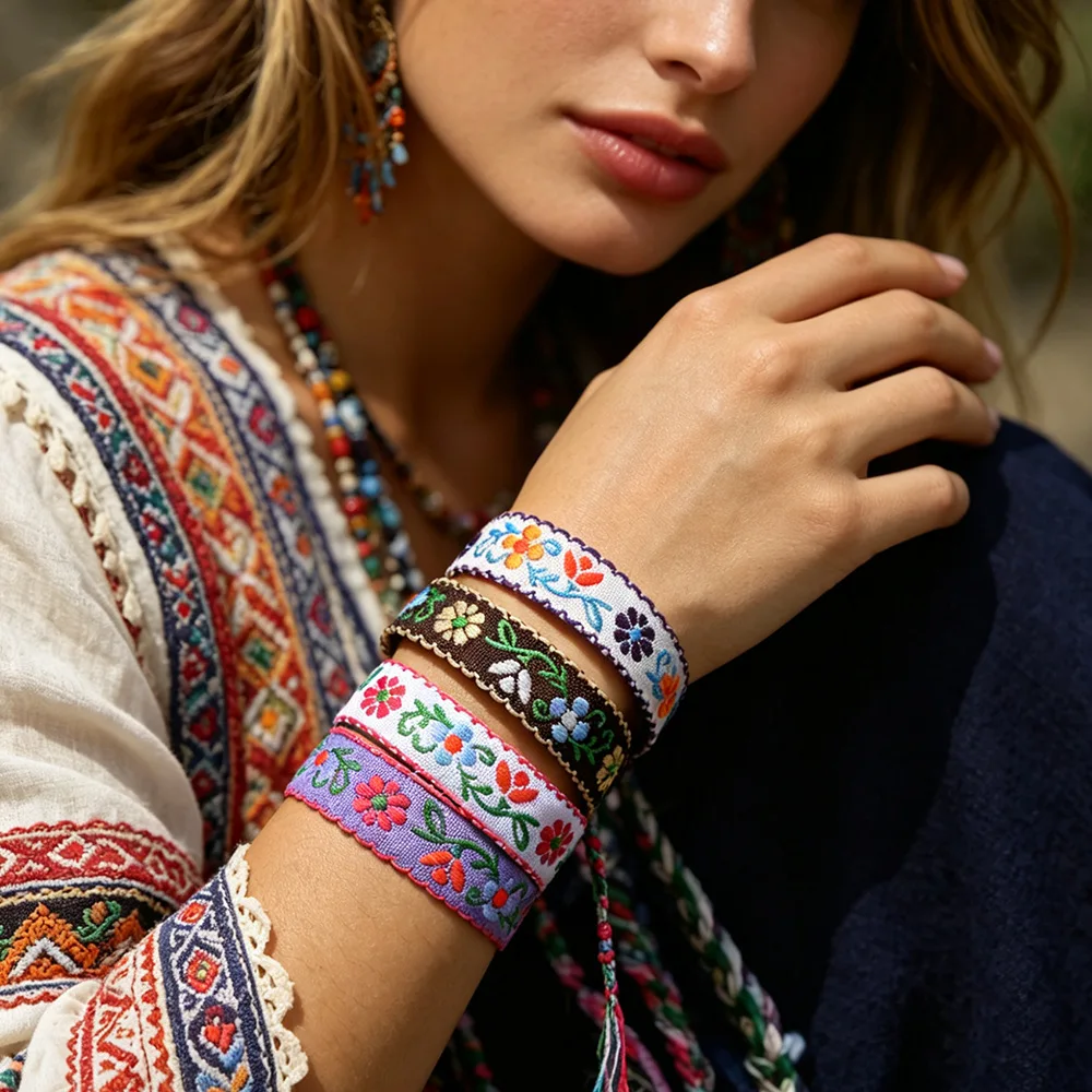 Meetvii Bohemian Flower Woven Bracelets Ethnic Style Hand Rope Retro Tassel Adjustable Bracelet Daily Stackable Jewelry