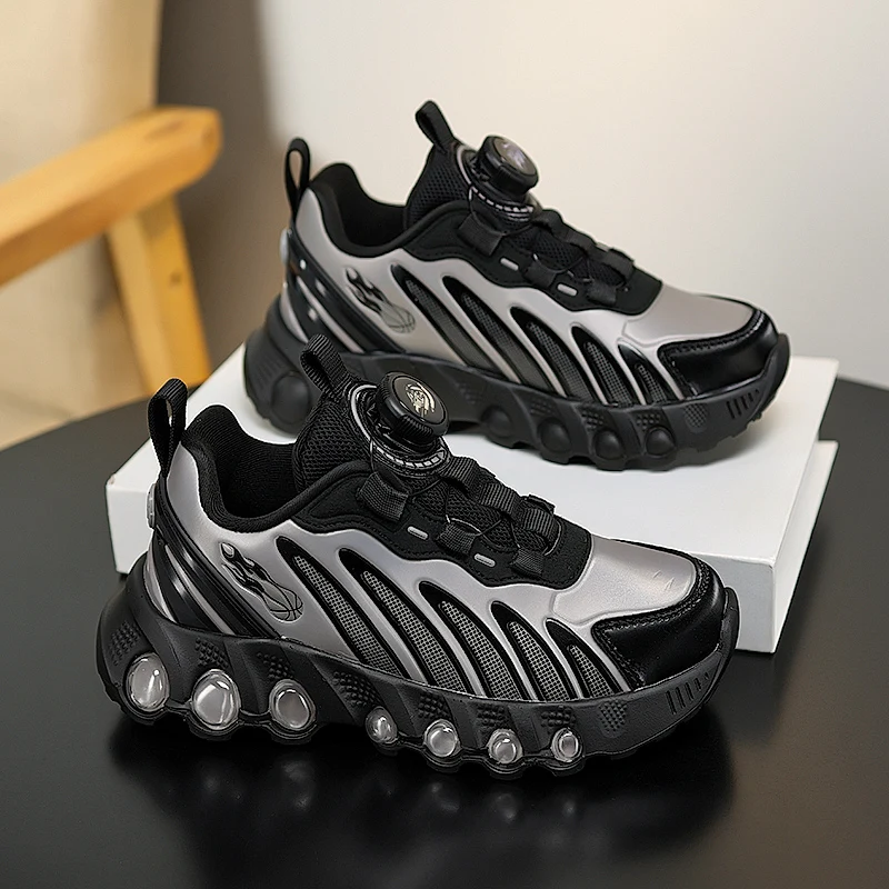 A pair of children's lightweight casual trainers, stripe print decor, wear-resistant thick sole student footwear YZ-K250T-2