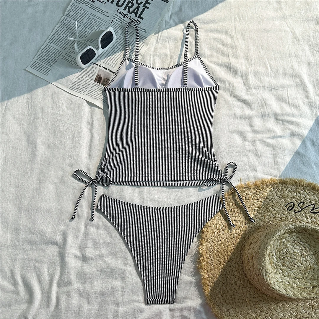 Gestreifter Tankini-Bikini mit hohem Beinausschnitt, zweiteiliger Badeanzug für Damen, gepolsterter Badeanzug, Badebekleidung, Modell V7443. – Detail 14