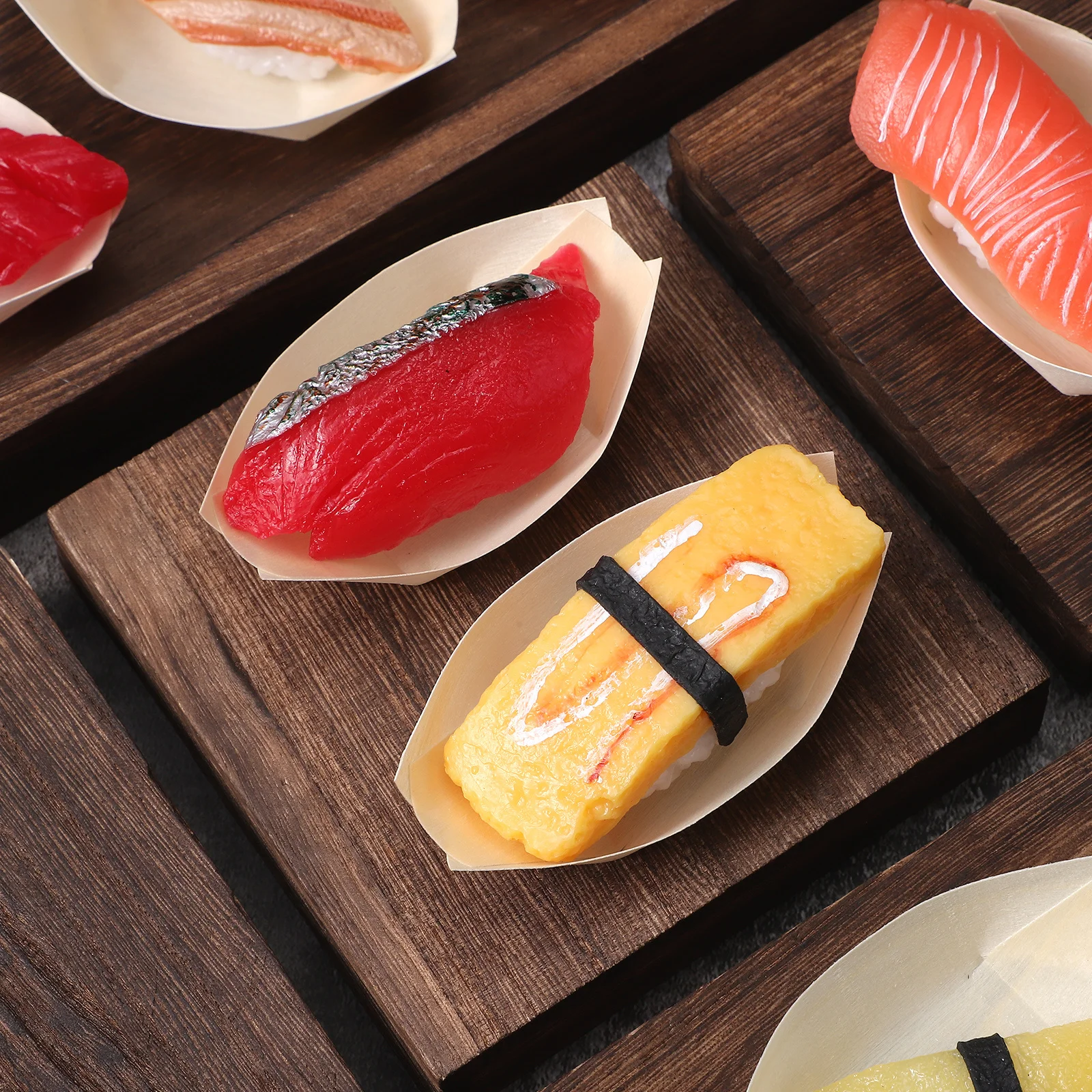 50 pcs Wadah Makanan Kayu Alami untuk Sushi, Aman untuk Makanan, Bentuk Perahu, Peralatan Makan Jepang, Piring Sajian Sashimi dari Kayu