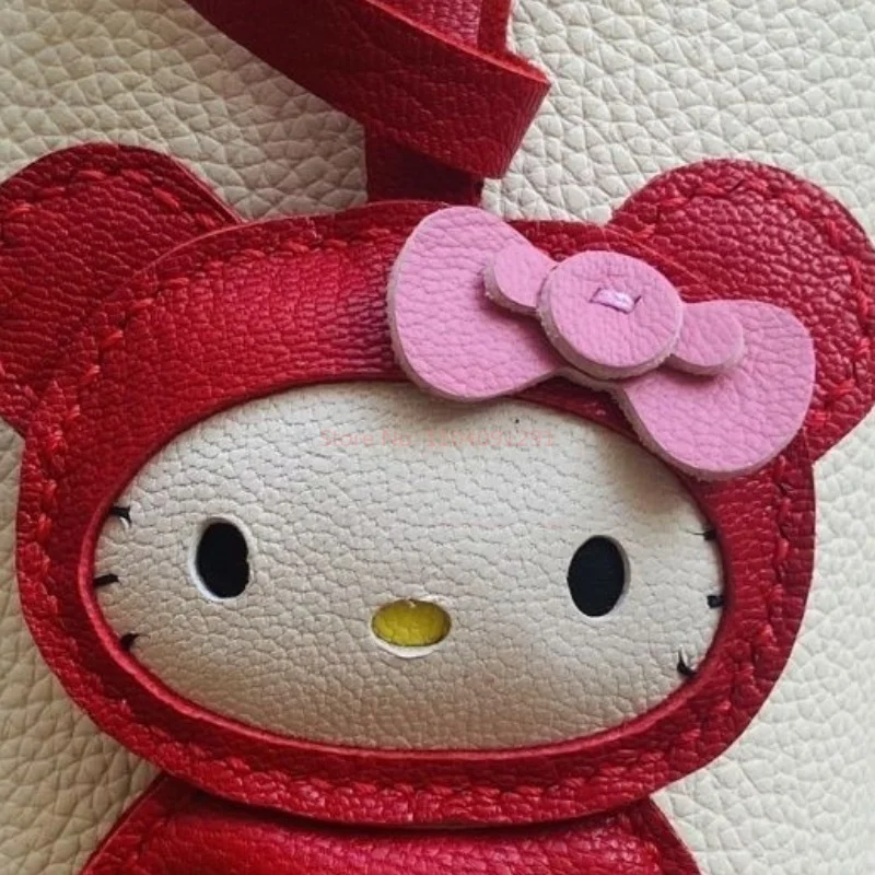 Nuevo y único bolso de piel de oveja hecho a mano Hello Kitty con colgante para llave de coche, bolso cruzado, colgante, regalo para niña, regalo de cumpleaños encantador