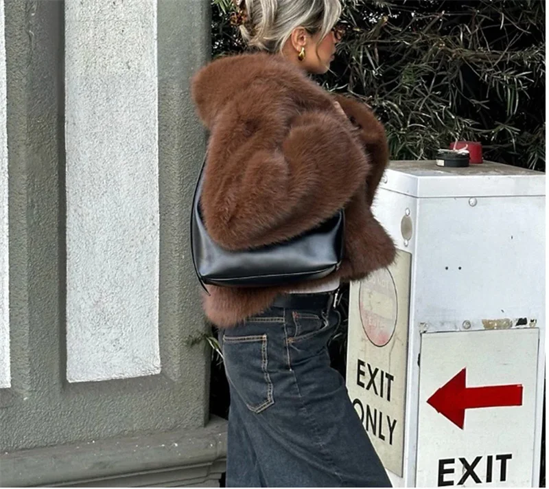 Luksusowy krótki płaszcz ze sztucznego futra dla kobiet Casual Fluffy Full Sleeve Ciepła kurtka damska Jesień Zima Lady Cummuter Odzież wierzchnia ﻿