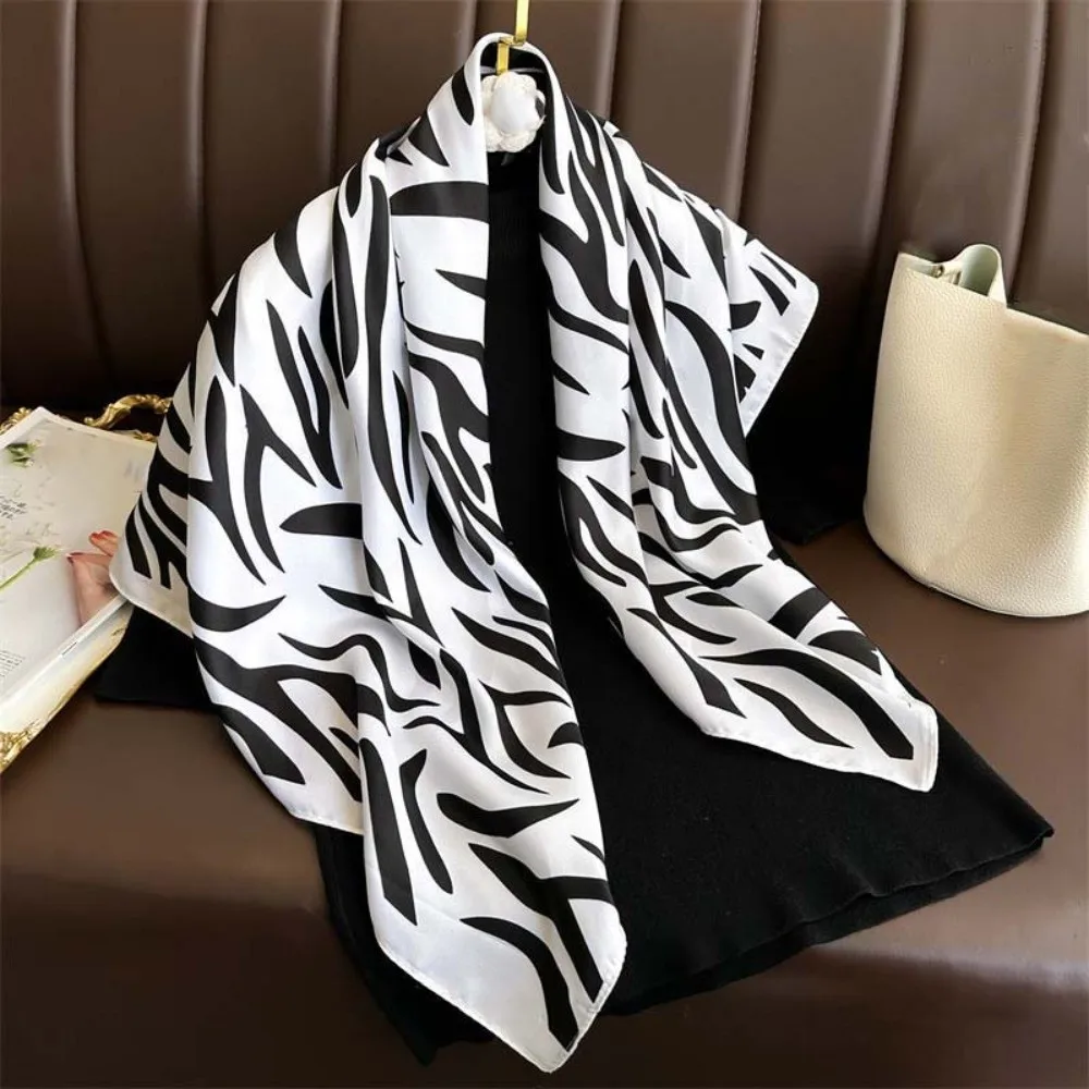 

Patterned Shawl 90 CM Square Scarf Lightweight Sunscreen Stripes Square Headscarf Hair Band Breathable Printed Silk Scarf Women
