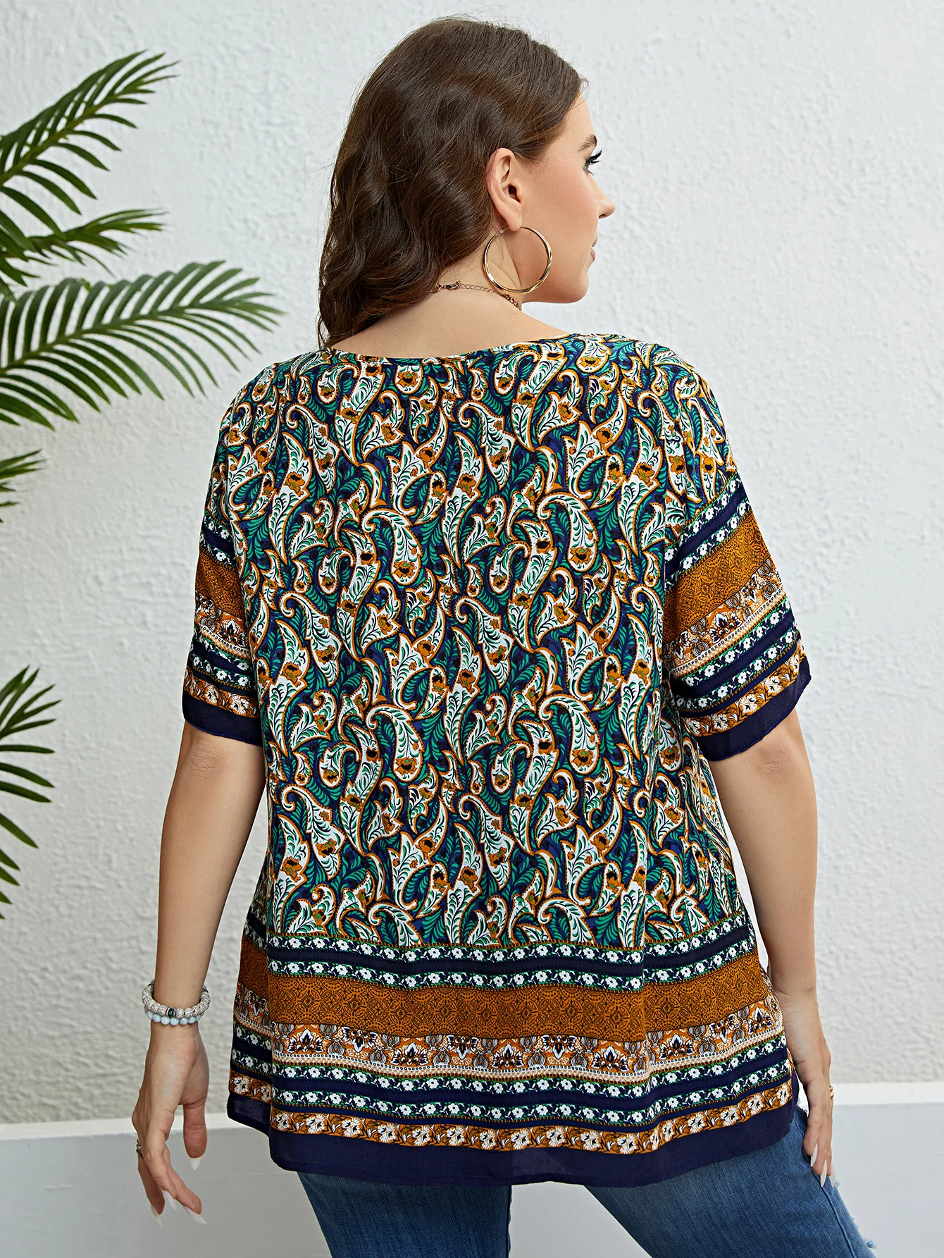 Plus Size tureckie wzory dekolt w szpic prosta bluzka damska 2024 nowa letnia z krótkim rękawem Boho Vintage luźna popy i bluzki