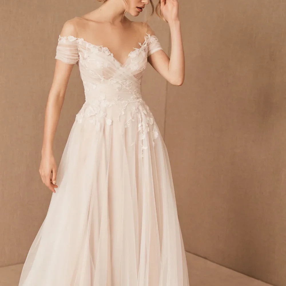 

Customized Wedding Dress Applique A Line Backless Bride Dresses V Neck Off Shoulder Bridal Gowns Elegant Vestidos De Novia