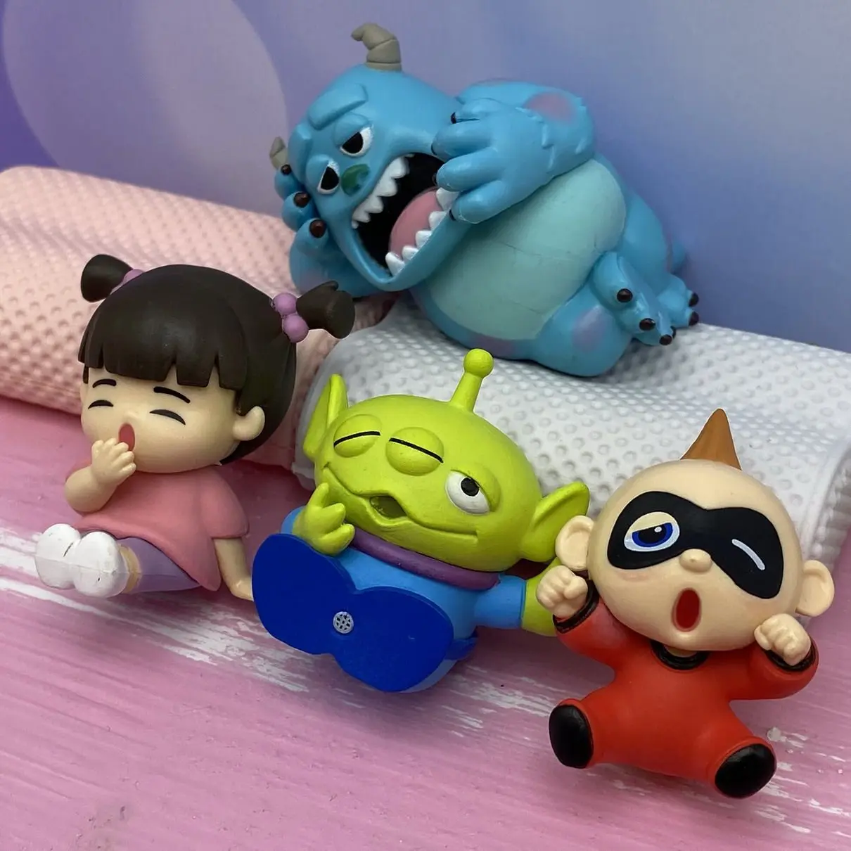 

Новинка в наличии: Фигурка пушистого монстра с тремя глазами, игрушка-украшение для рабочего стола, праздничный подарок-сюрприз для фанатов