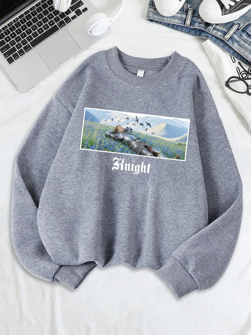 Knight Graphic Printing Sweatshirts Women Crewneck Basics Hoodies Loose Fleece Warm Pullover Winter Comfortable Womans Clothes