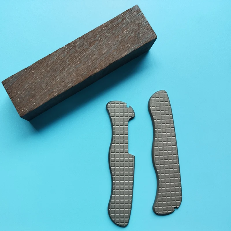 1 par de cuchillos con mango de aleación de titanio, parches, básculas para cuchillos del ejército suizo Victorinox de 111MM, herramienta de rescate centurónico, soldado MW4DE