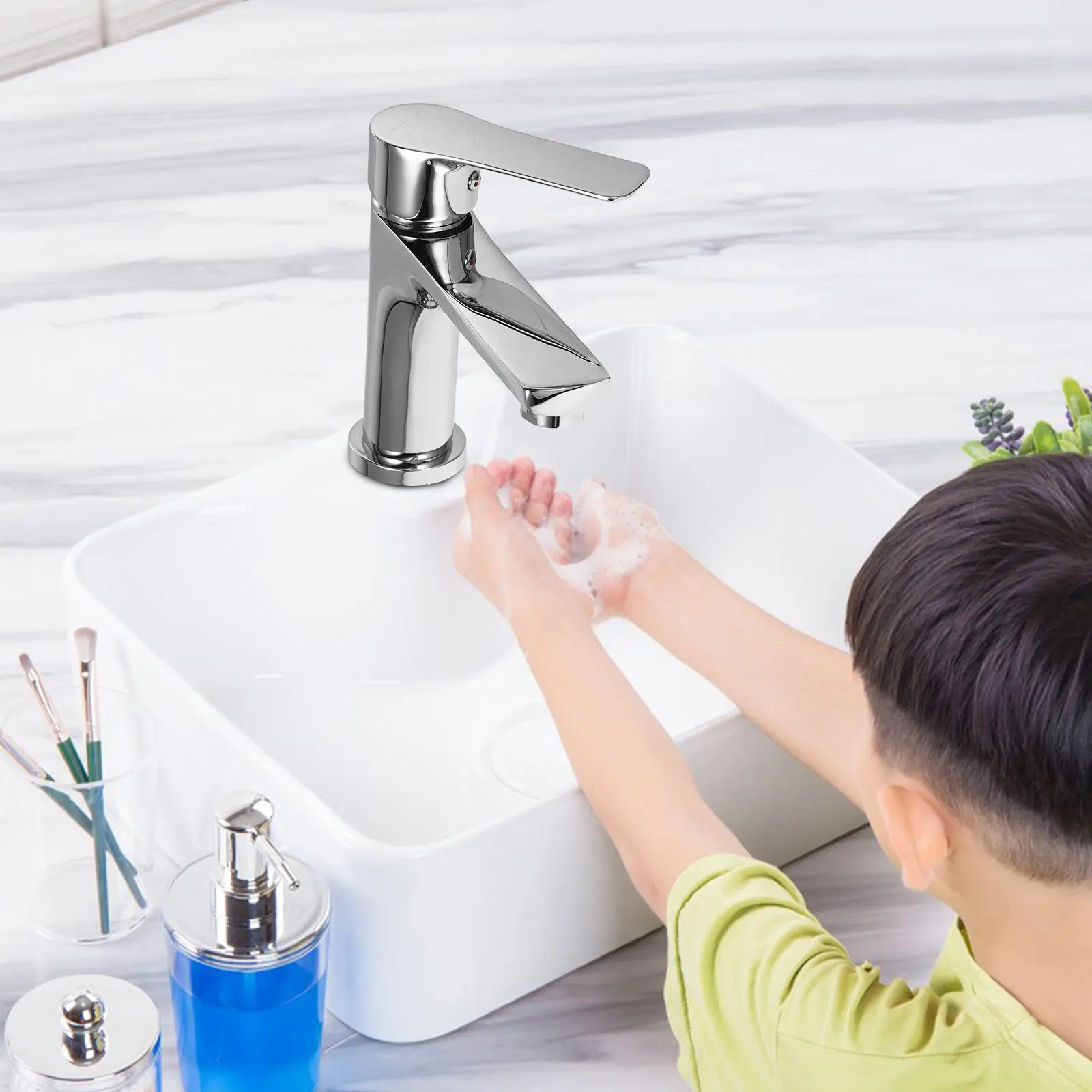 Single Hole Faucet Durable Copper Material Kitchen Basin Water Mixer Tap Easy Installation Hot Cold Water Control