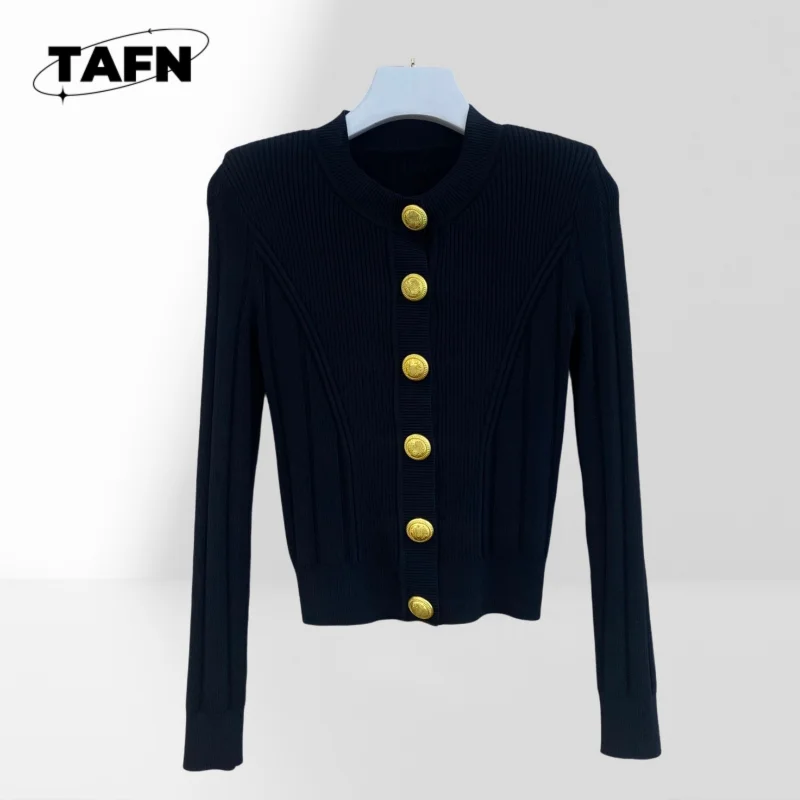 

Women's Classic Cashmere Cardigan – Vintage Design for Casual Settings in 2025 Vintage Cozy Warmth for Everyday Wear AK0524