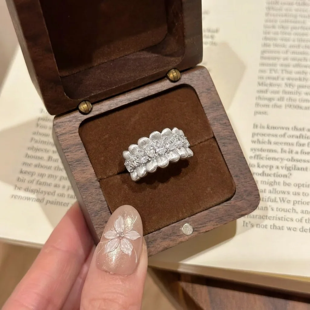 Luxurious 14K Gold Moissanite Ring Italian Craftsmanship Brushed Handcrafted for Women Platinum Pt950 Fine Jewelry Gift