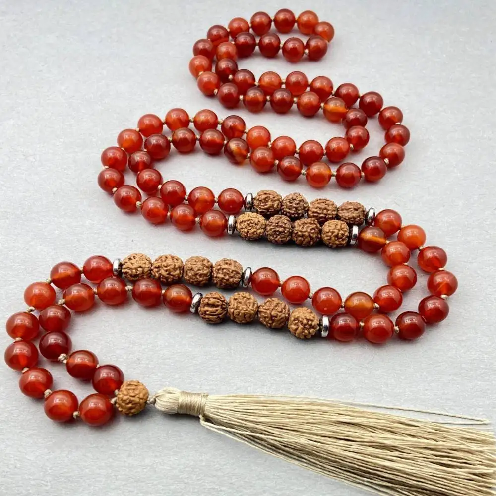 Collar de 108 cuentas Mala de ágata roja natural y Rudraksha con espaciadores de plata, joyería de cristal curativa para coraje y protección.