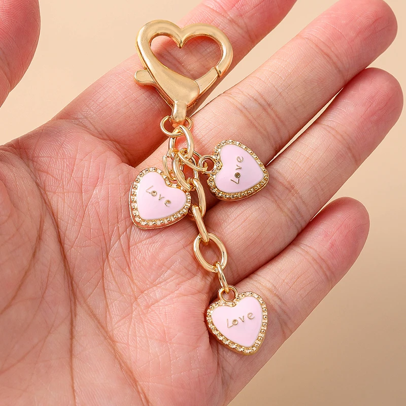 Niedlicher Schlüsselanhänger in Herzform, ein ideales Geschenk für Frauen und Männer, als Souvenir, für Autoschlüssel oder Handtaschen, zum Selbergestalten von Schmuck und als Accessoire. – Detail 5