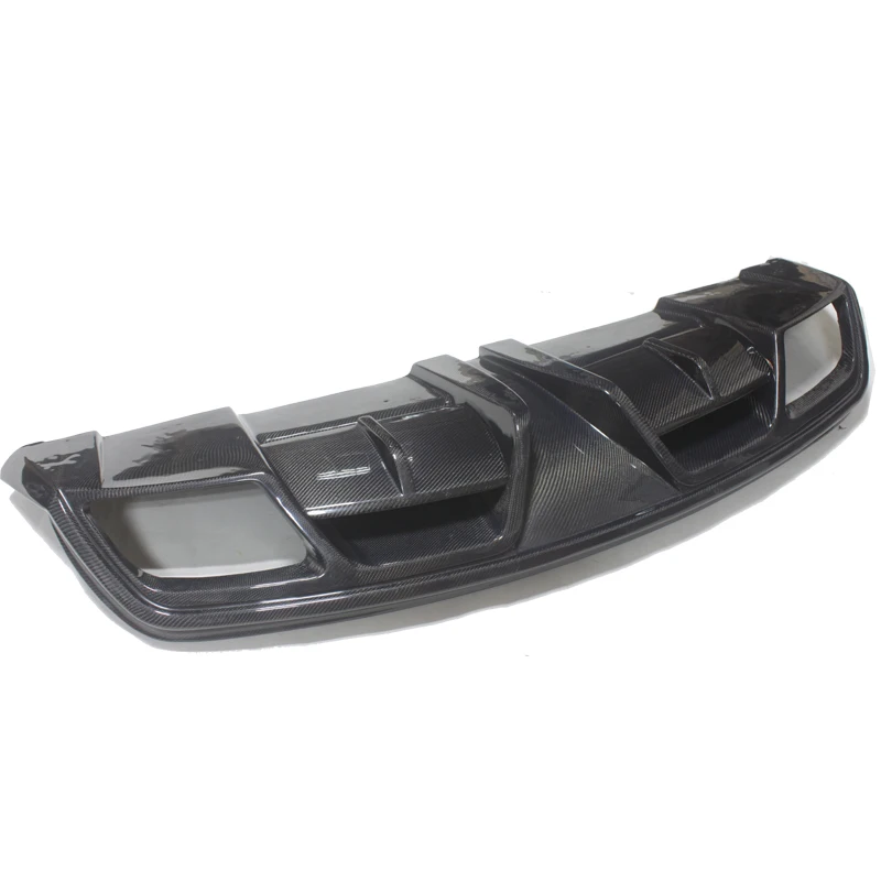 It is suitable for Mercedes-Benz CLAW117 to refit the real carbon fiber to spoil the rear lip and surround the diffuser.