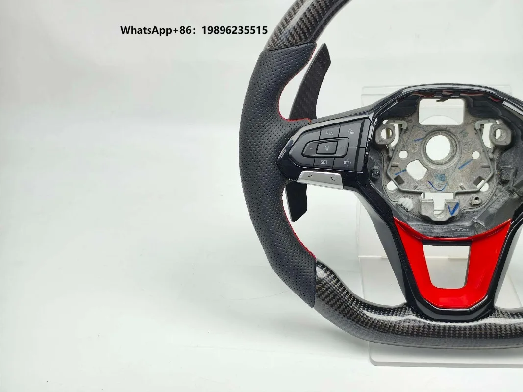 World Popular Car Steering Wheel, Durable Carbon Fiber & Comfortable Perforated Leather
