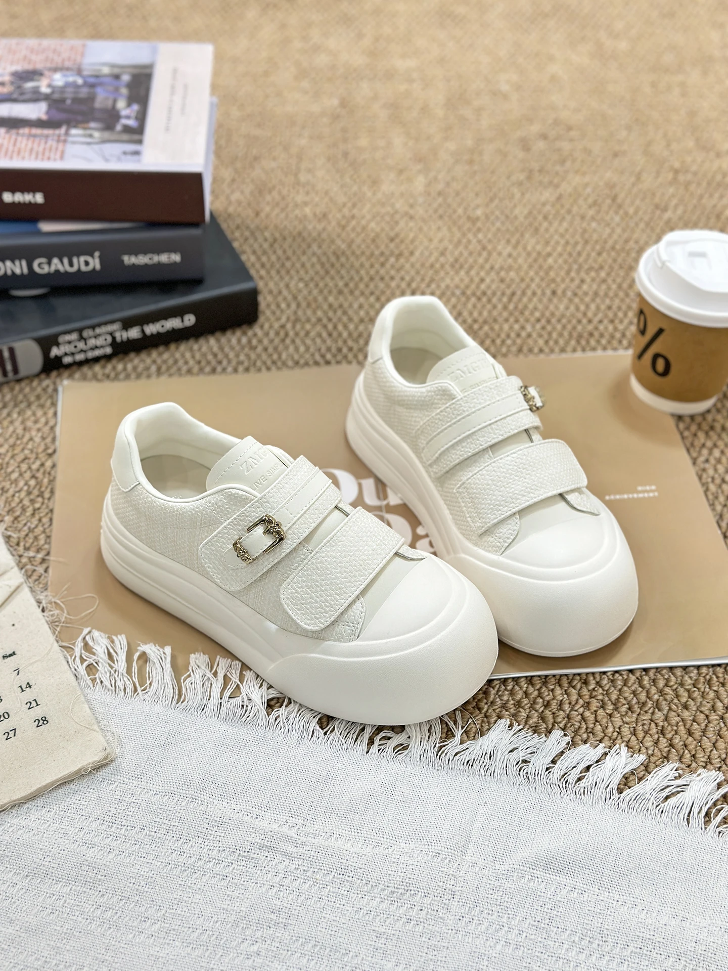 sneakers-da-donna-in-vera-pelle-con-lacci-nuove-collezione-primavera-2026-versatili-basse-casual-con-chiusura-a-strappo