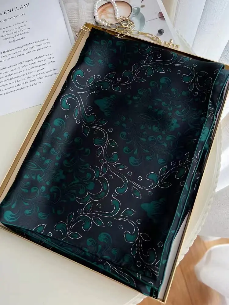wolf-loves-andmother's-emerald-silk-scarf-00-silk-large-square-women's-scarf-sunscreen-mom's-awl