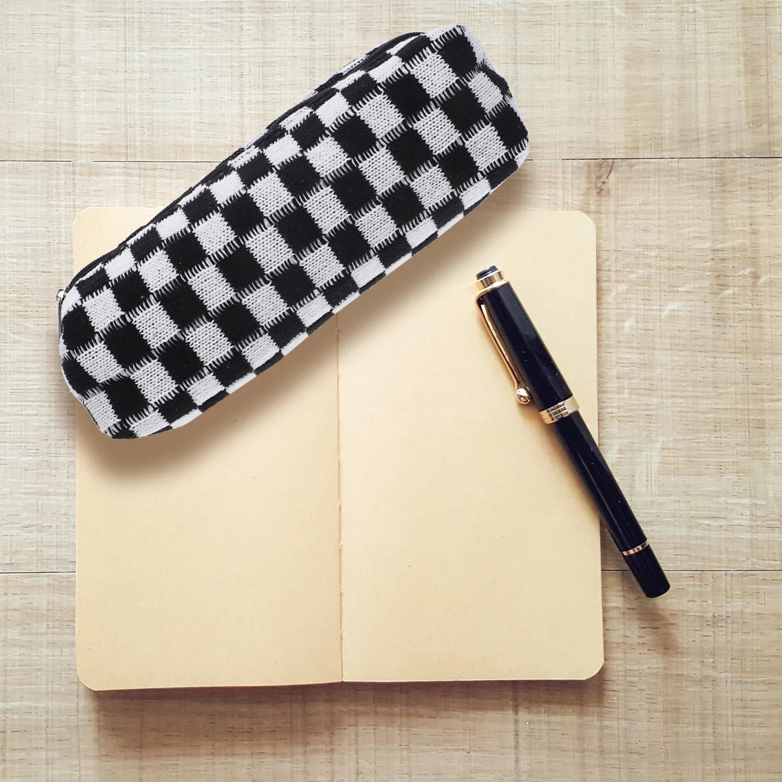 

Сумка-карандаш в шахматном порядке, маленький размер, легкий портативный органайзер большой емкости для студентов, художественных эскизов, хранения в путешествиях