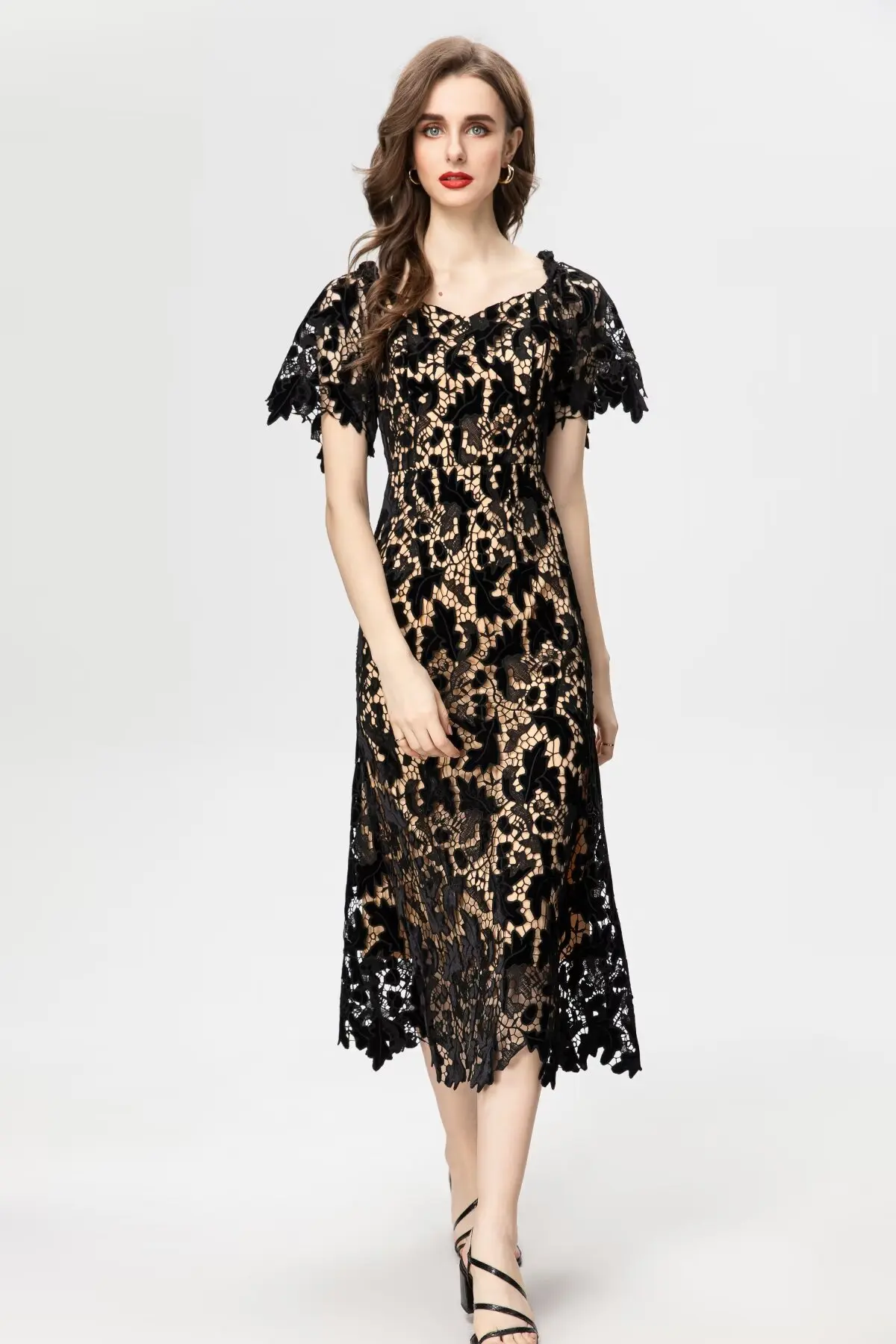 

Autumn Fashion Designer Black Vintage Lace Dress Women Square Collar Short Sleeve Hollow Out High Waist Slim Long Dress