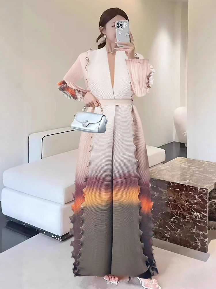 Miyake Wrinkles Gradual Change Color Dress Loose Fat Fashion High Sense V Neck Long Coat Dress 2025 Autumn New