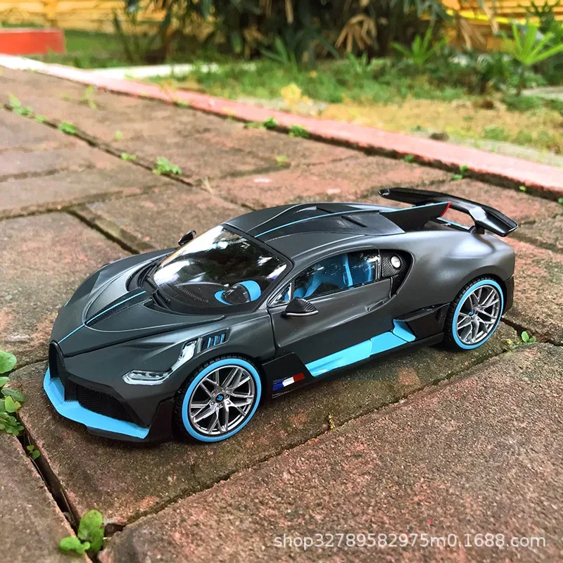 1:24 спортивная модель Maisto Bugatti Chiron, литой спортивный автомобиль из сплава, Bugatti Chiron, роскошное украшение автомобиля, подарок на день рождения для мальчика