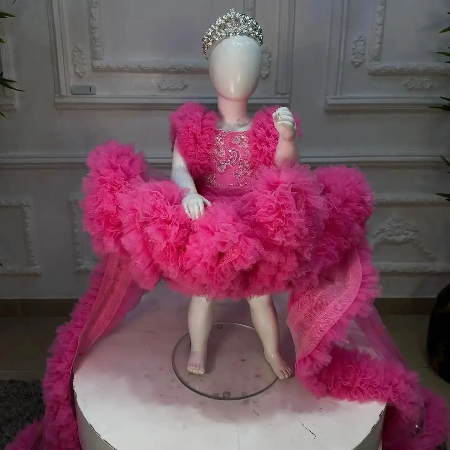 فساتين فتاة الزهور الوردية الساخنة لحفلات الزفاف مزينة بالدانتيل للأطفال فساتين حفلات أعياد الميلاد الكشكشة للأطفال لحفلات الزفاف حسب الطلب