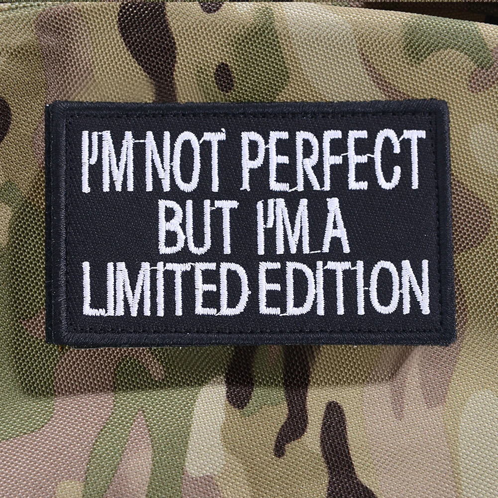 1 قطعة عبارة الإنجليزية هوك حلقة أنا لست مثالية ولكن أنا طبعة محدودة ماجيك التصحيح للملابس السترات الخياطة اكسسوارات الديكور #2