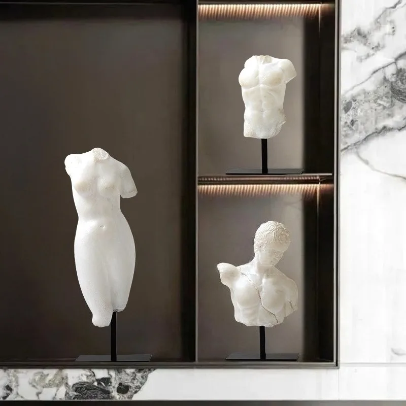 Modern Aesthetic Sculptures Luxury Art Home Figurine French Minimalist Design Statuette Nordic Creative Figurines for Interior