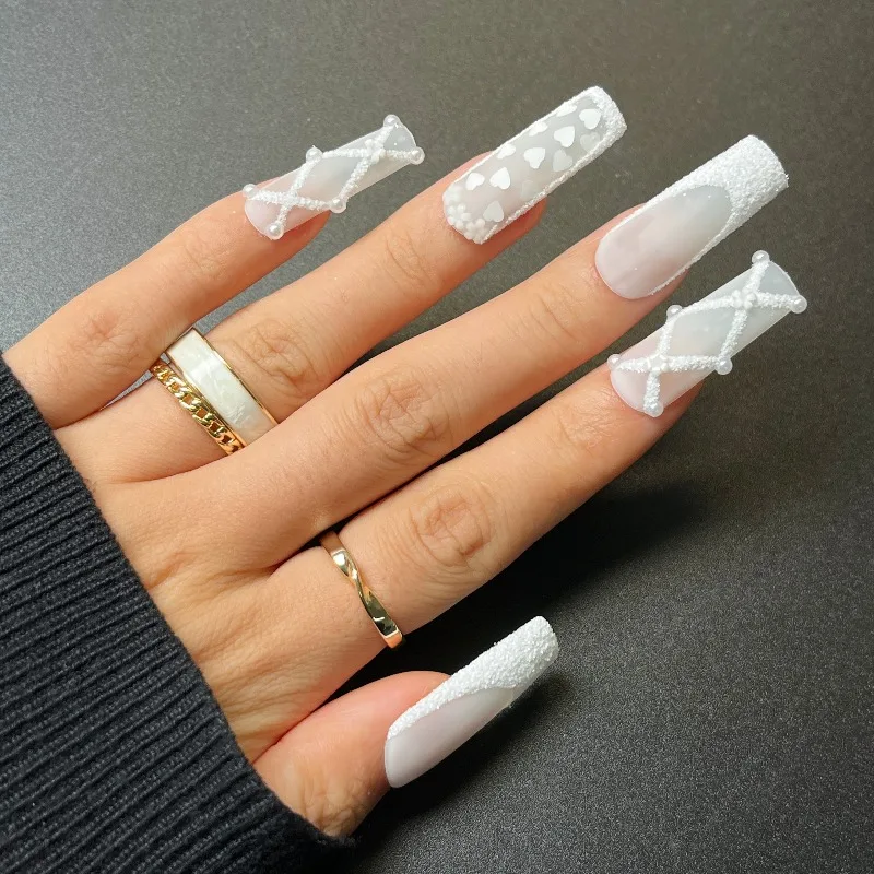 10개입 수제 무광 화이트 네일 코핀 프레스온 네일 3D 펄 하트 디자인 우아한 글리터 인조 손톱 프렌치 네일