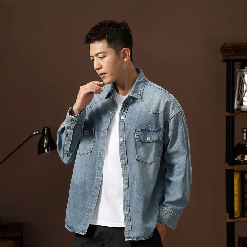 موضة التلبيب الجينز سترة متعددة جيوب معطف الرجال خمر عمال قمصان الدنيم ملابس الربيع عالية الجودة للذكور السببية