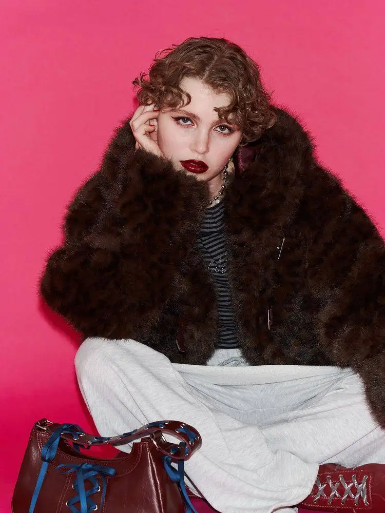 Manteau en fausse fourrure épais à manches longues à capuche avec boucle en PU, style japonais élégant, mode mondaine, chaud, pour femmes, hiver