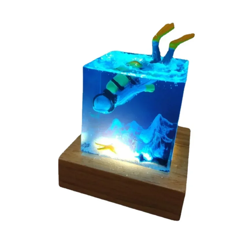 [TML] Handicraft creative gifts marine ornaments sea Diver fish tank night light Car accessories model adult gift