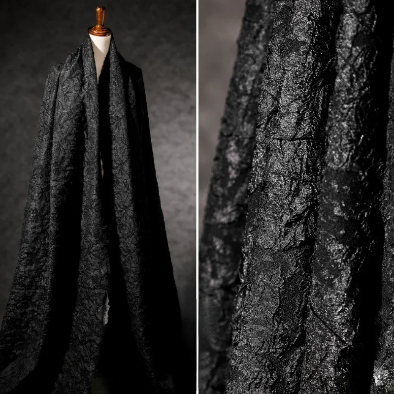 

Черная вогнутая выпуклая жаккардовая ткань с рифом, креативная дизайнерская ткань для одежды, материал для шитья своими руками на метр