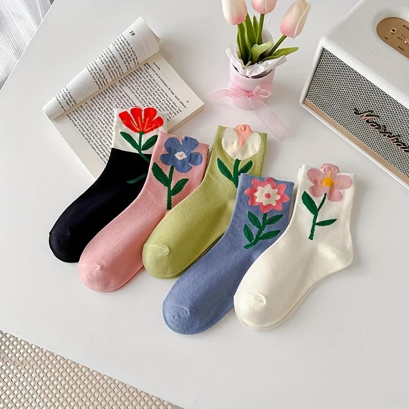 5 Paar Socken im koreanischen und japanischen Stil mit Cartoon-Grünblumen-Design, Harajuku, niedliche Kawaii Mid-Tube-Socken, atmungsaktive, lässige kurze Baumwollsocken