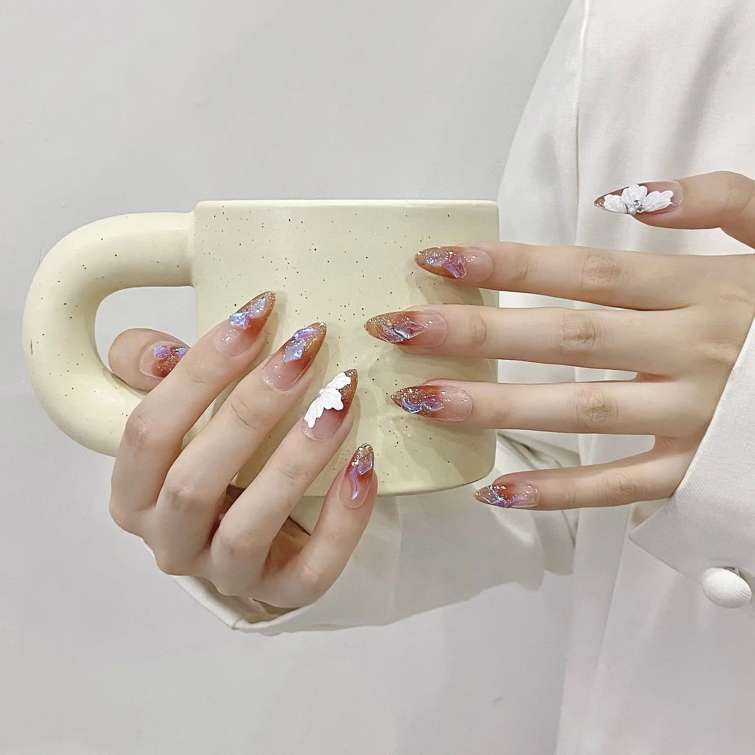 10 Stück erröten rosa falsche Nägel Mandel handgemachte Presse auf Nagel Glitter Perle mikro-geschnitzte Eisblume gefälschte Nagel wieder verwendbare Maniküre