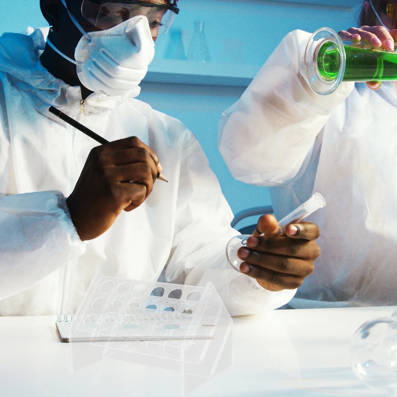 

Clear 18 Well Test Tube Holder Rack for Laboratory Tube Storage Organizer Tubes Stands